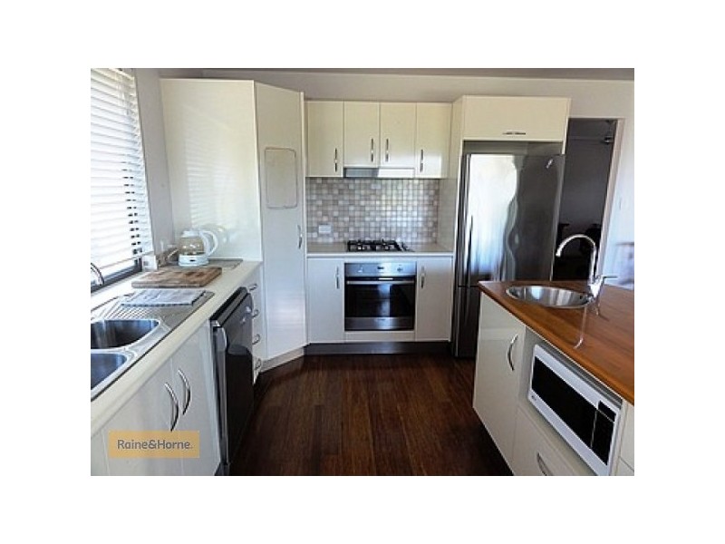 84 Gloucester Avenue, Hideaway Bay QLD 4800