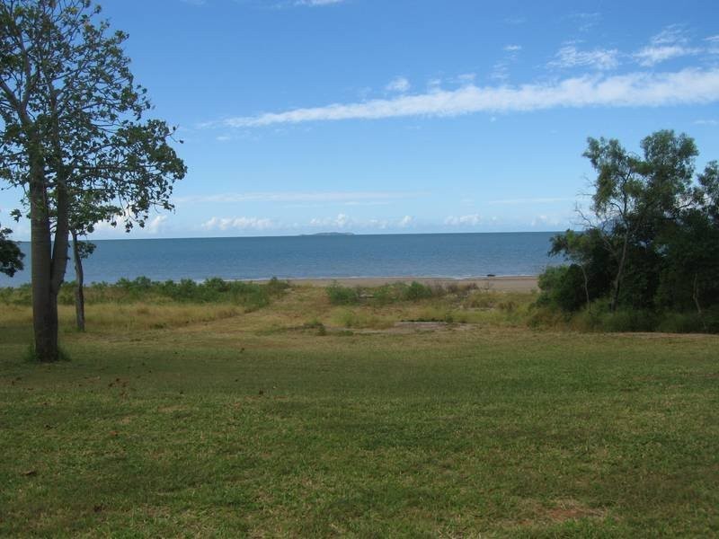 38 Whyte Avenue, Brisk Bay QLD 4805