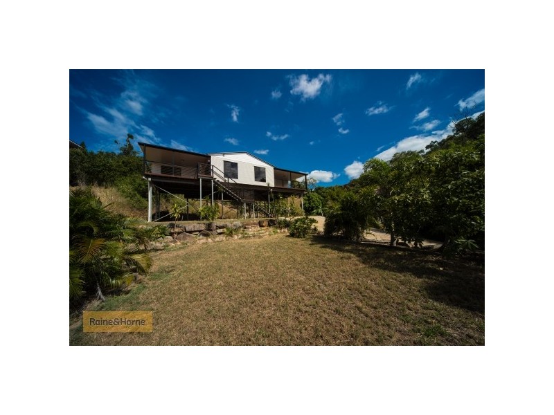 35 Rattray Ave, Hideaway Bay QLD 4800