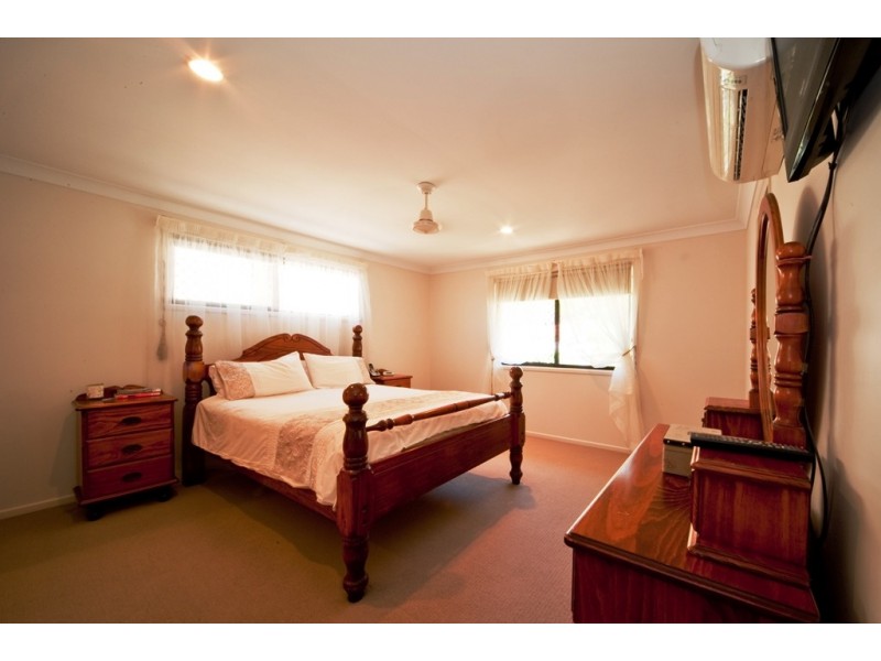 111 Gloucester Avenue, Hideaway Bay QLD 4800