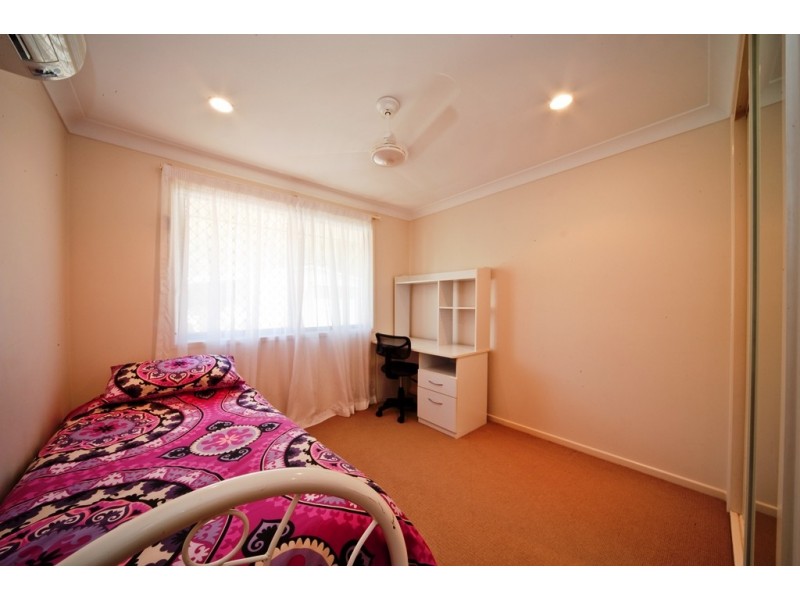 111 Gloucester Avenue, Hideaway Bay QLD 4800