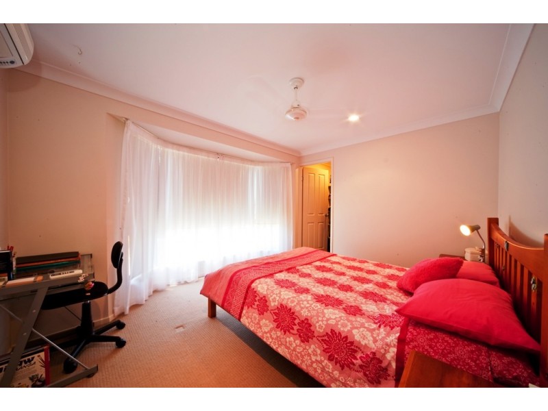 111 Gloucester Avenue, Hideaway Bay QLD 4800