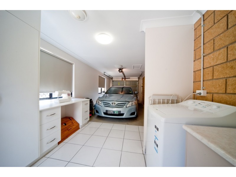 111 Gloucester Avenue, Hideaway Bay QLD 4800