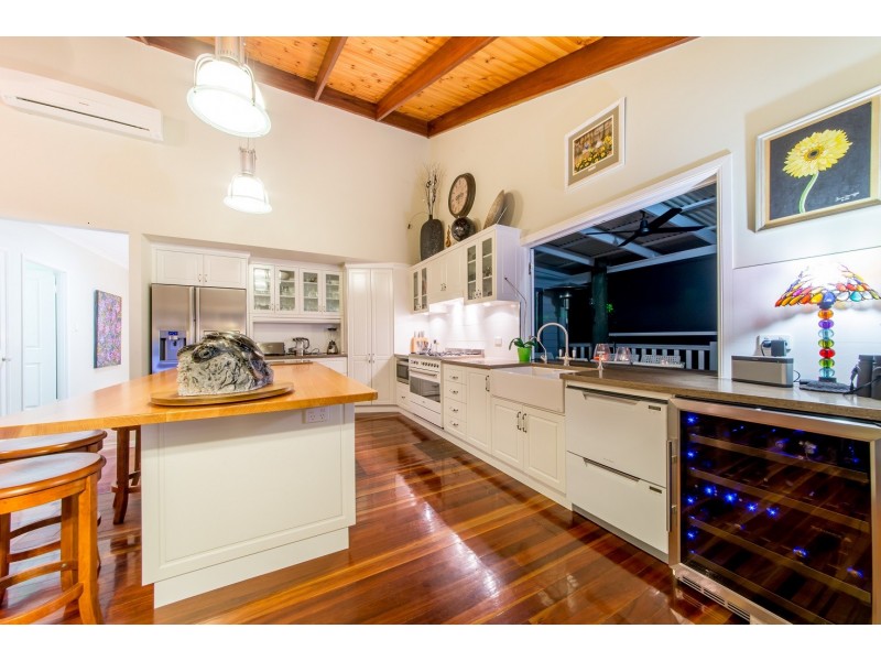 59 Eshelby Drive, Cannonvale QLD 4802