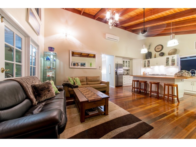 59 Eshelby Drive, Cannonvale QLD 4802