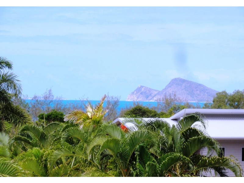 1 Roseric Crescent, Hideaway Bay QLD 4800