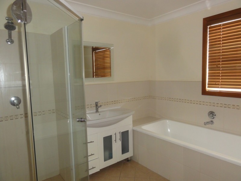 1 Roseric Crescent, Hideaway Bay QLD 4800
