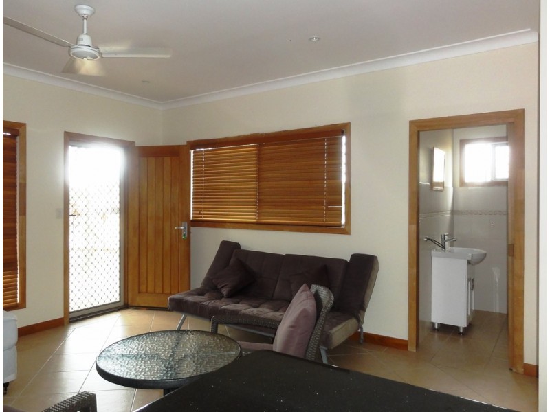 1 Roseric Crescent, Hideaway Bay QLD 4800