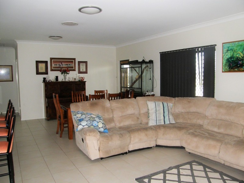 9 Golden Wattle Street, Proserpine QLD 4800