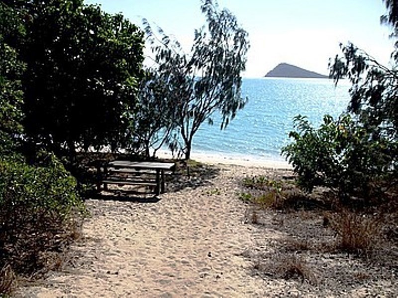 11 Murex Street, Dingo Beach QLD 4800