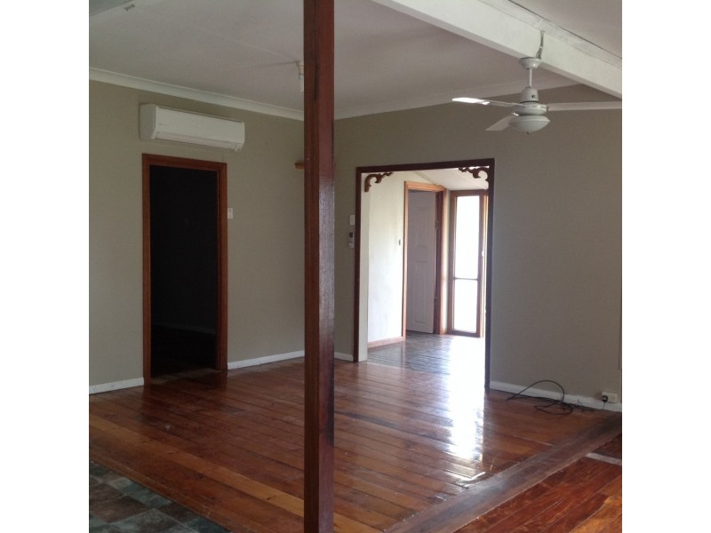 102 Faust St, Proserpine QLD 4800