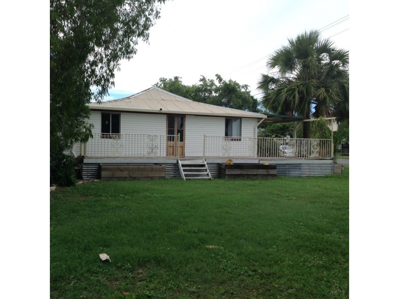 102 Faust St, Proserpine QLD 4800
