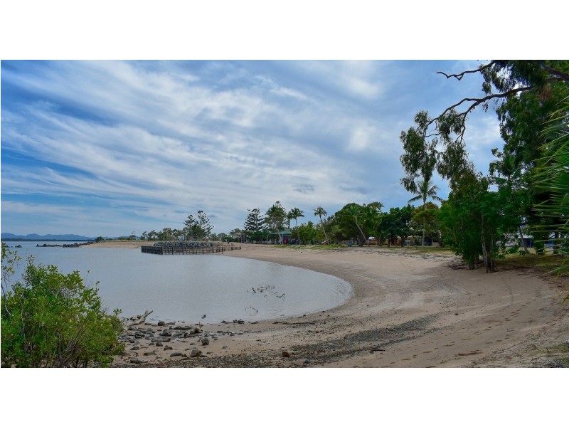 12 Hall Drive, Wilson Beach QLD 4800