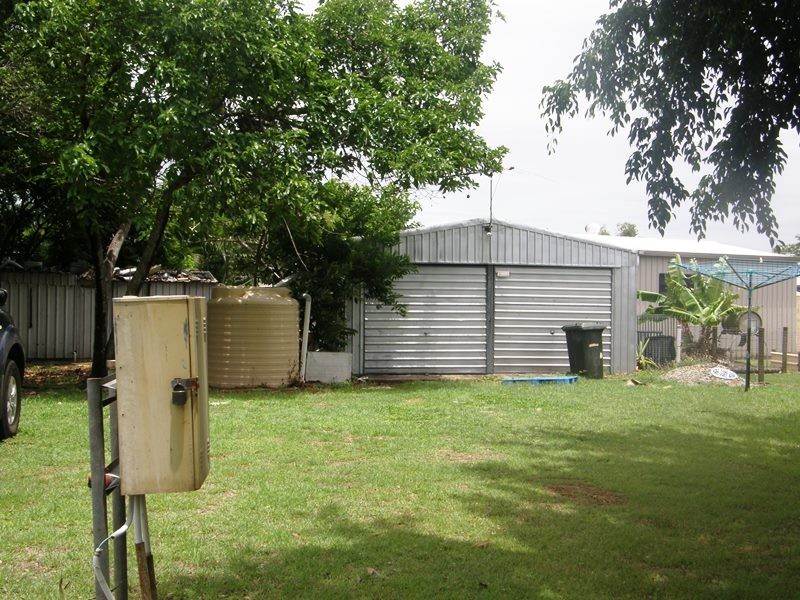 12 Hall Drive, Wilson Beach QLD 4800