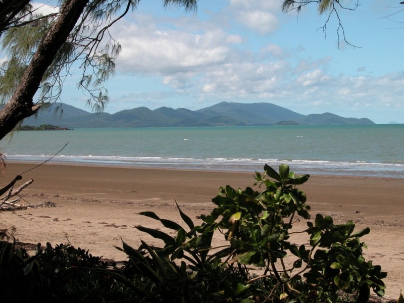 12 Hall Drive, Wilson Beach QLD 4800