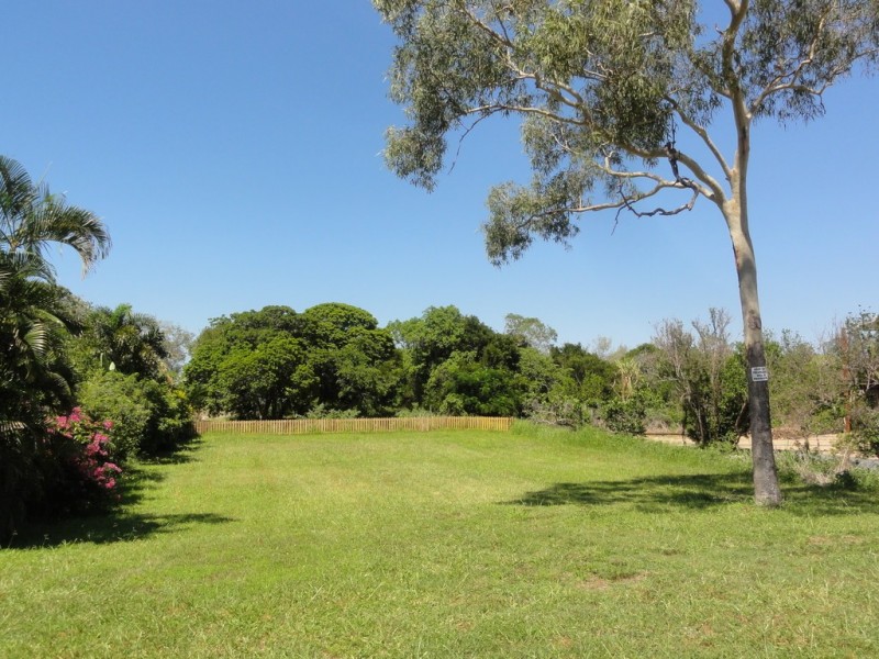 90 Gloucester Avenue, Hideaway Bay QLD 4800