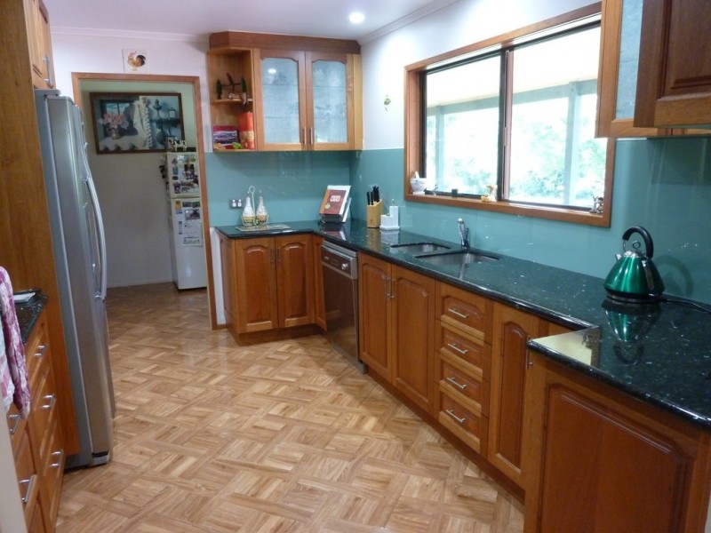 136 Conway Road, Preston QLD 4800