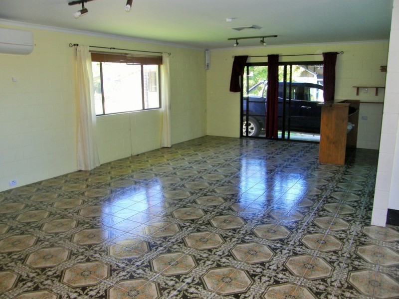 2 Foxlee Street, Proserpine QLD 4800