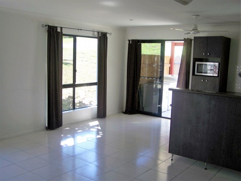 7 Links Drive, Cannonvale QLD 4802