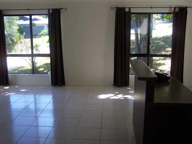 7 Links Drive, Cannonvale QLD 4802