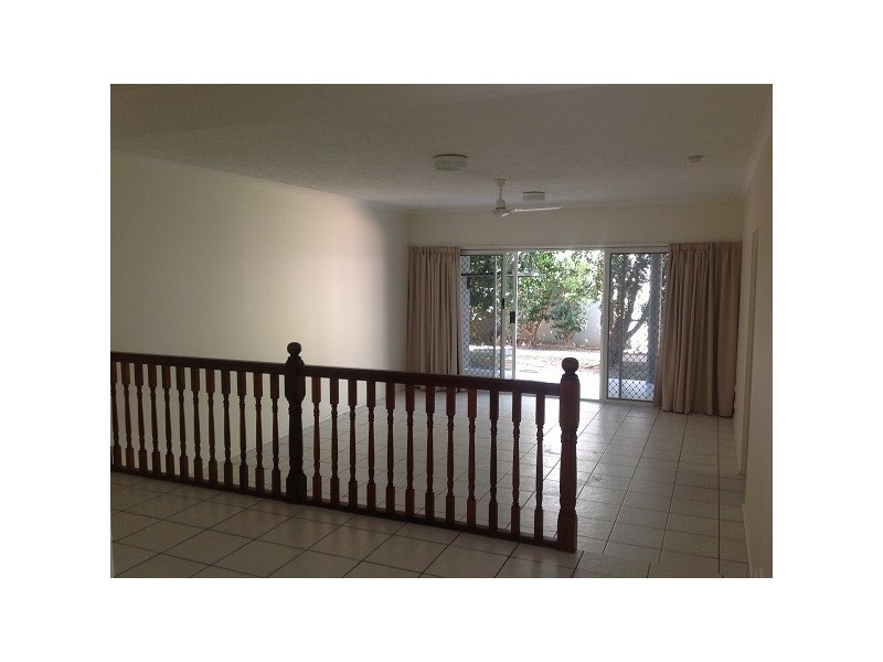 2B / 10 Island Drive, Cannonvale QLD 4802