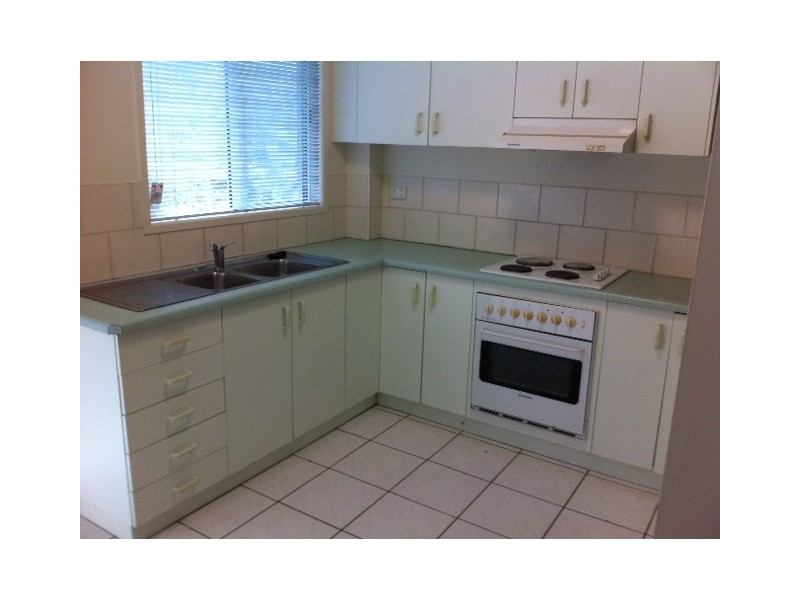 2B / 10 Island Drive, Cannonvale QLD 4802