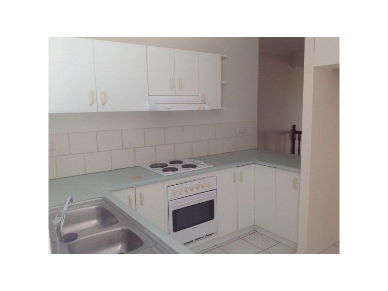 2B / 10 Island Drive, Cannonvale QLD 4802