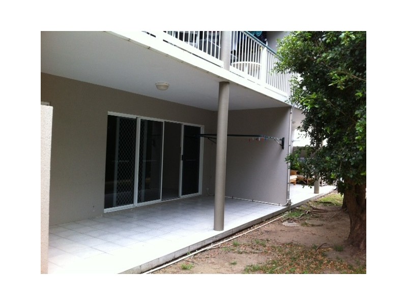 2B / 10 Island Drive, Cannonvale QLD 4802