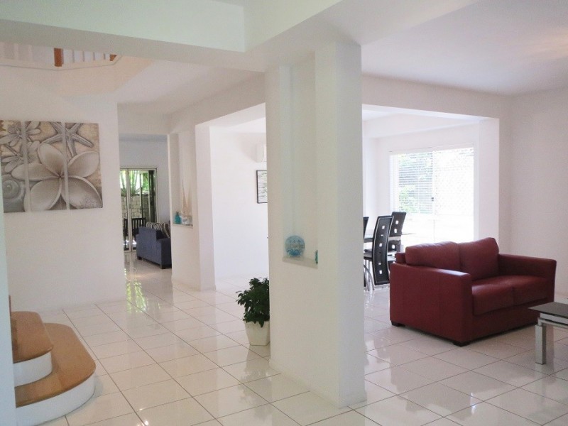 8 Sunset Drive, Jubilee Pocket QLD 4802