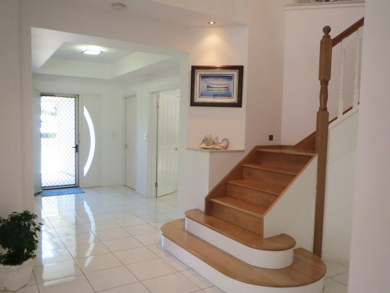 8 Sunset Drive, Jubilee Pocket QLD 4802