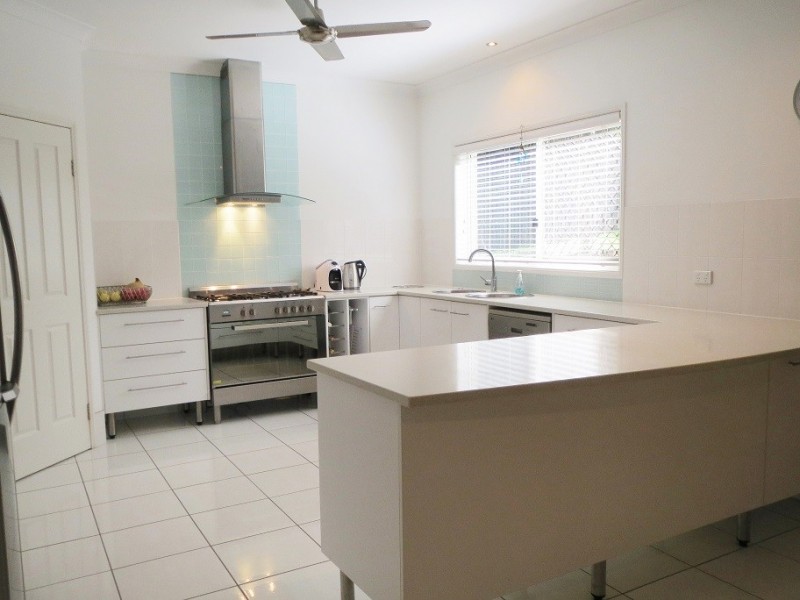 8 Sunset Drive, Jubilee Pocket QLD 4802