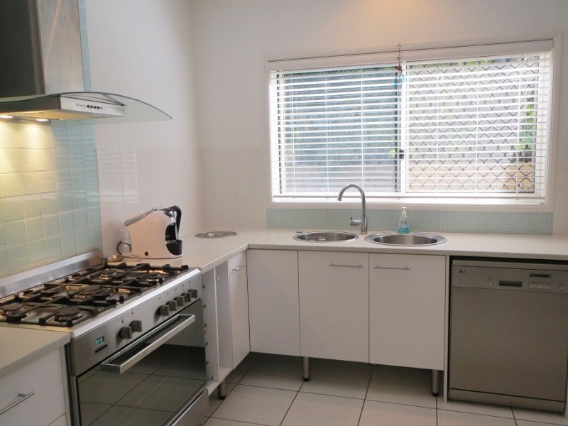 8 Sunset Drive, Jubilee Pocket QLD 4802