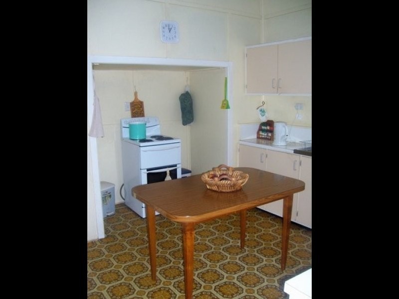 86 Dalrymple St, Bowen QLD 4805