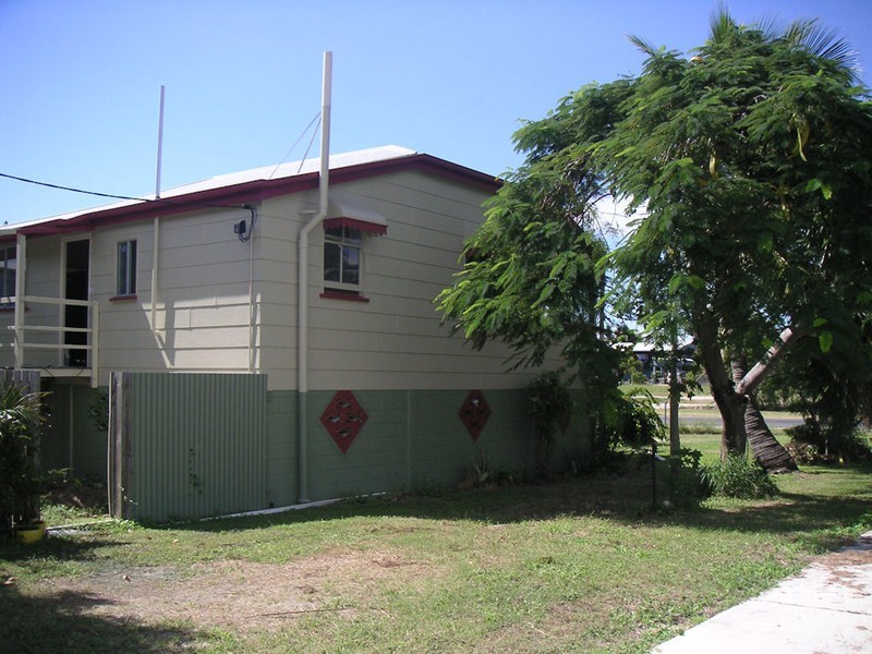 76 Dalrymple St, Bowen QLD 4805