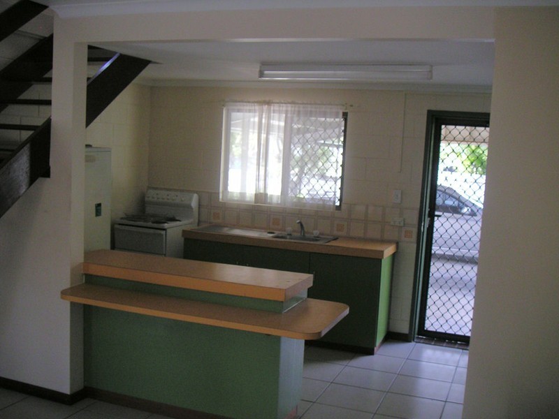 1 / 2 Powell St, Bowen QLD 4805