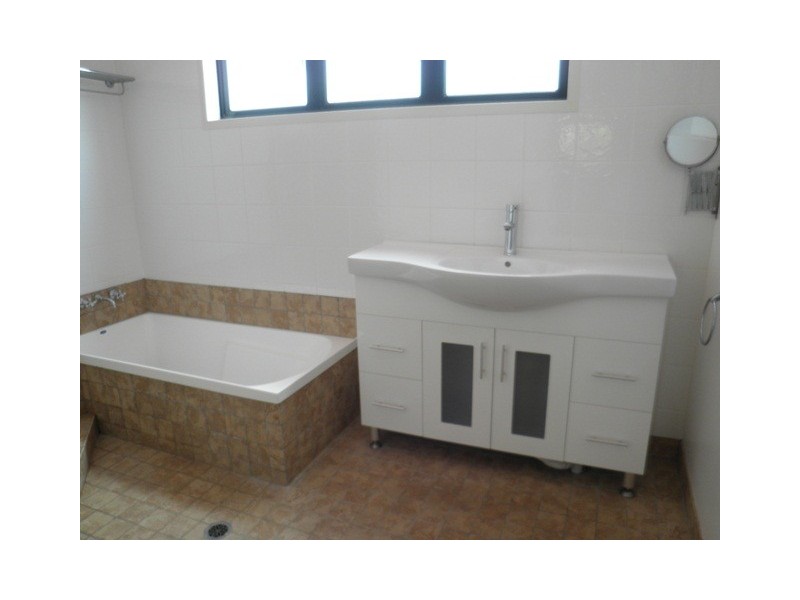 29 Brampton Dve, Bowen QLD 4805