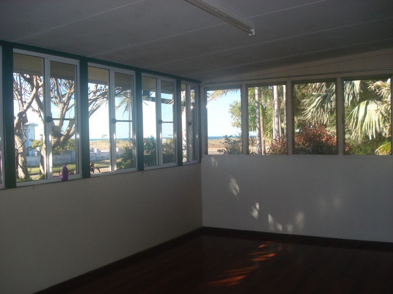 1 MURRAY AVENUE, Bowen QLD 4805