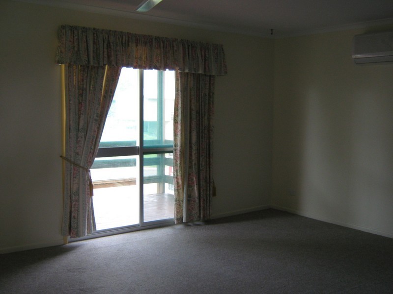 11 Parkinson St, Collinsville QLD 4804