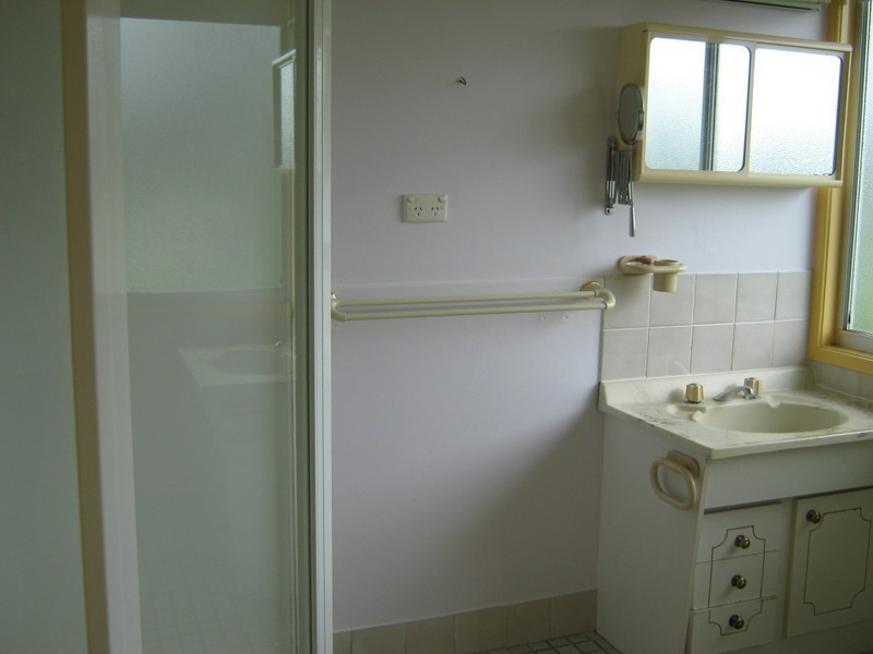 11 Parkinson St, Collinsville QLD 4804