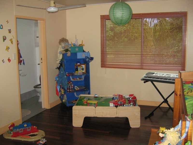 87 Horseshoe Bay Rd, Bowen QLD 4805