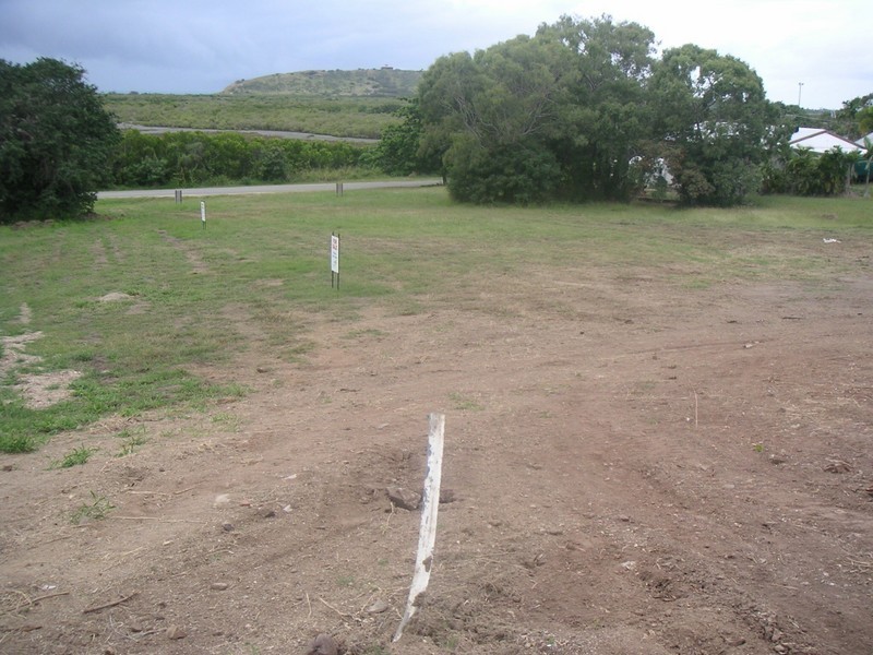 Cnr Queens Rd and Kings St, Bowen QLD 4805