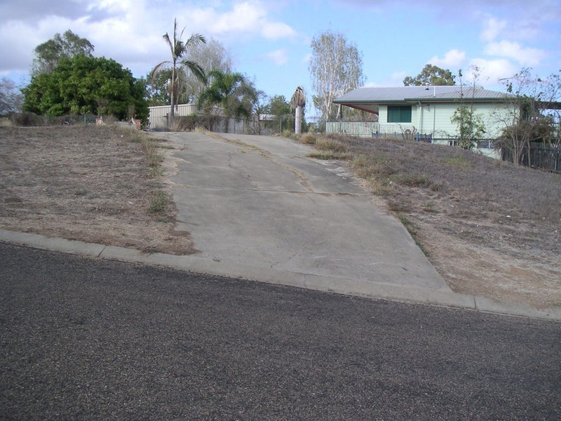 9 Walker St, Collinsville QLD 4804