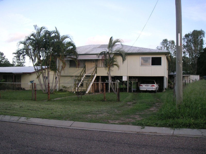 51 Fifth Ave, Collinsville QLD 4804