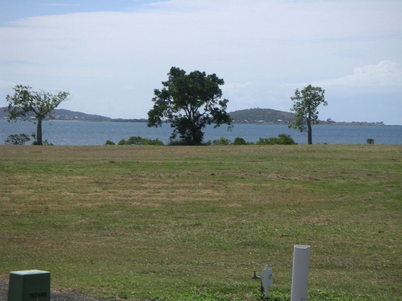 20 Marine Pde, Bowen QLD 4805