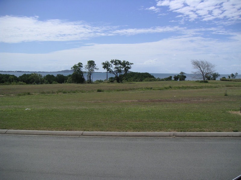 20 Marine Pde, Bowen QLD 4805