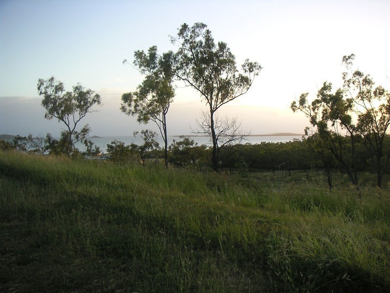 15 Grandview Tce, Bowen QLD 4805