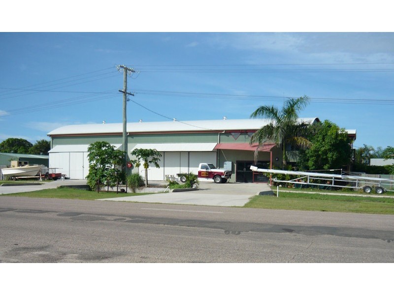 76 Dalrymple St, Bowen QLD 4805