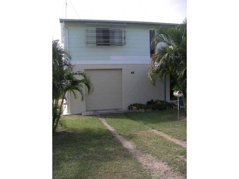 44 Mitchell St, Bowen QLD 4805