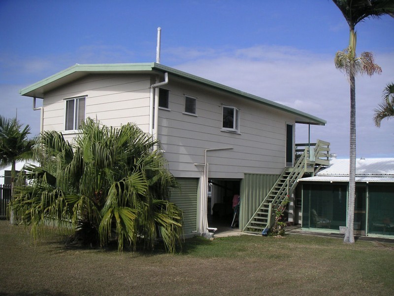 16 Wentworth St, Bowen QLD 4805