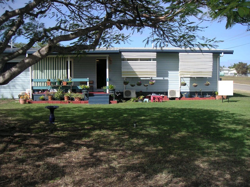 20 West St, Bowen QLD 4805